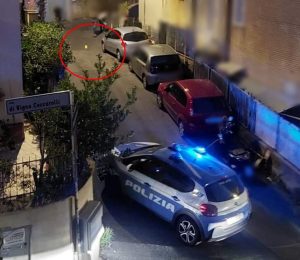 Spari al Trullo, gambizzato in strada mentre era in monopattino. La ricostruzione