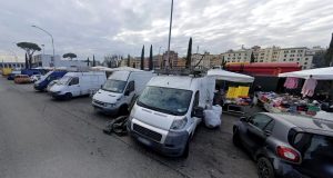 Via i furgoni dalla strada: il Campidoglio vuole riprogettare il "suq" di Piramide