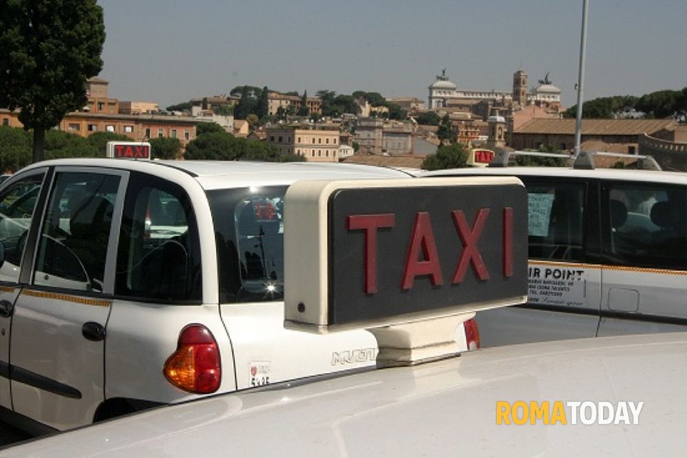 Sciopero dei taxi il 21 maggio, a Roma niente cortei ma un sit in a piazza San Silvestro