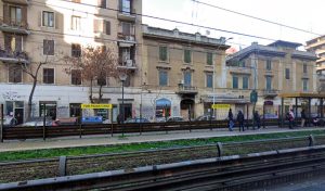 Palpeggiata e colpita con una catena in strada: "Nessuno mi ha aiutata"