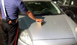 La truffa del sorpasso per estorcere denaro agli automobilisti