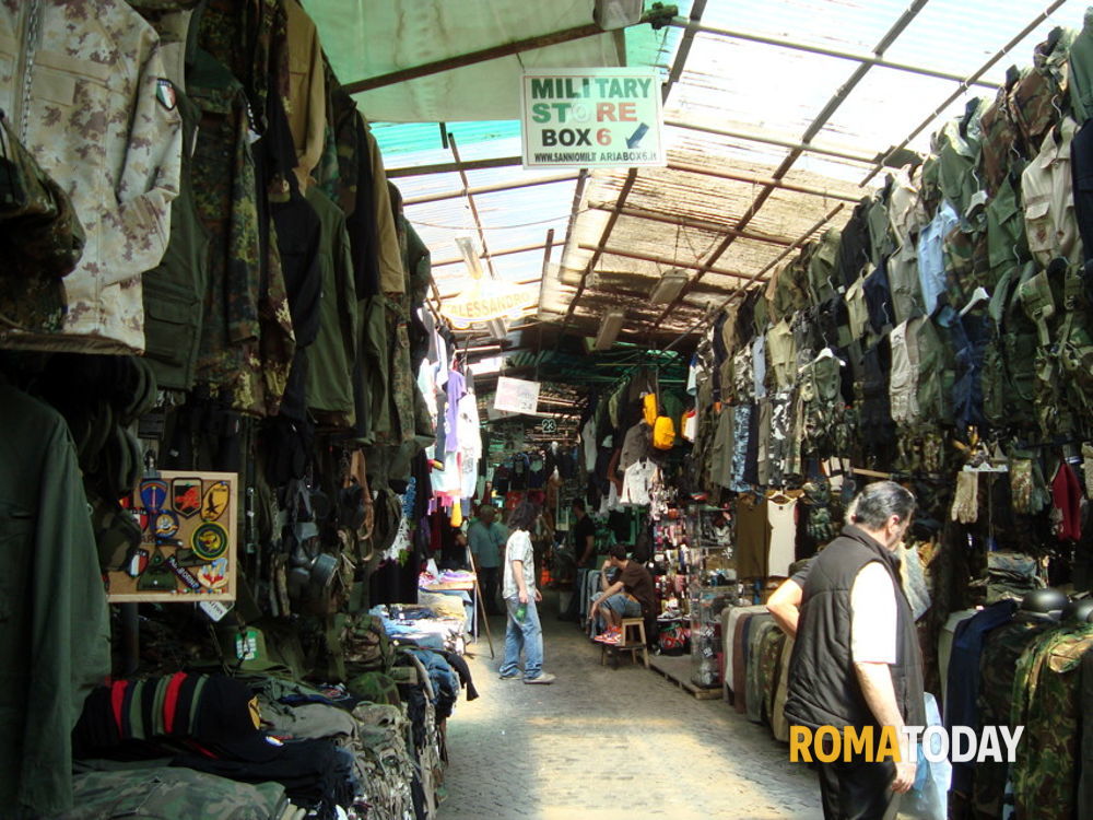 Mercato Via Sannio, in attesa del restyling chiesto un controllo sulla regolarità dei banchi