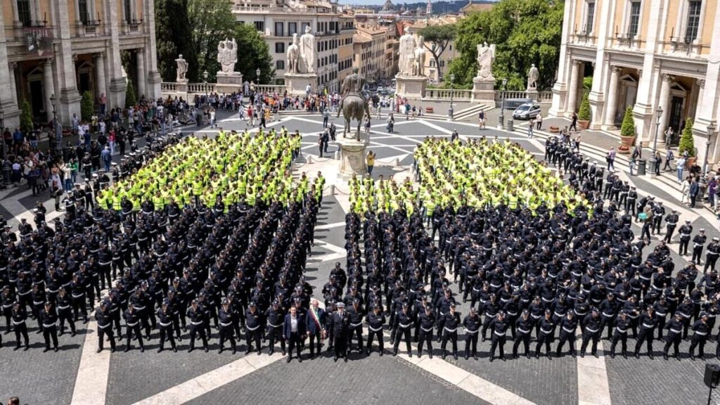C'è il Giubileo e la metà dei vigili neoassunti va in Centro, periferie penalizzate. La rabbia dei minisindaci