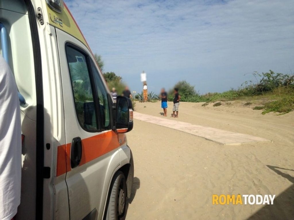 Tragedia in mare, un ragazzo di 21 anni muore annegato. È la terza vittima in 8 giorni