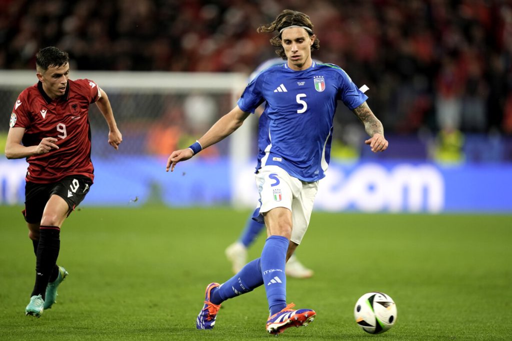 L'ennesimo rimpianto giallorosso. Bocciato da Mourinho, esploso con Motta: così Calafiori si è preso la nazionale