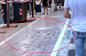 Ostia, crollano calcinacci in strada: colpito e ferito un passante
