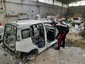 Le tecniche più usate, i modelli più rubati. Così Roma è diventata la Mecca dei ladri d'auto