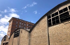 Via alla demolizione del capannone "ex Giannini". Al suo posto un parco giochi per bambini