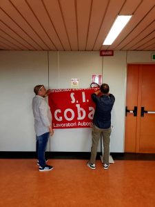 Un gruppo di facchini ha occupato il Car di Guidonia contro i licenziamenti e il mancato pagamento degli stipendi