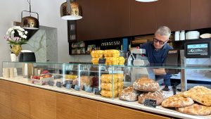 Un’acclamata trattoria di Roma apre una bottega con pane, conserve e ricette pronte