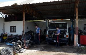 Un deposito di veicoli rubati alle porte di Roma