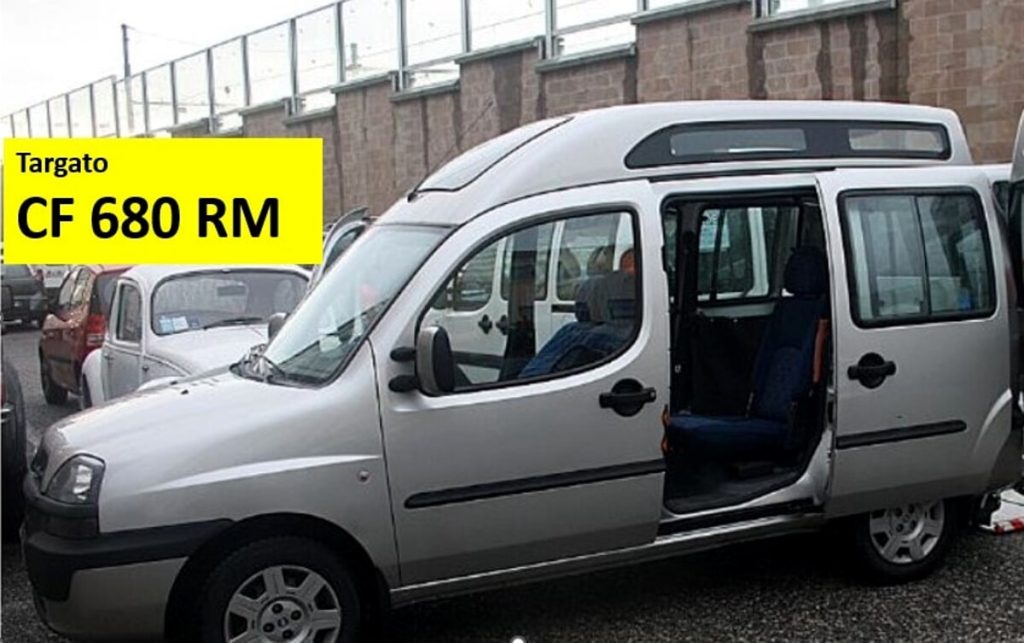 Rubato il mezzo per il trasporto dei disabili: “Se lo vedete in giro, segnalatelo al 112”