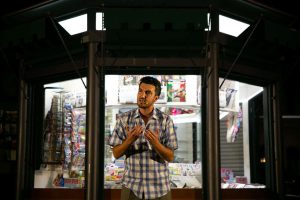 "Ce l’ho, ce l’ho, mi manca", le edicole romane diventano palcoscenici