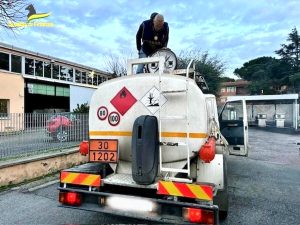 Traffico di gasolio di contrabbando, sequestrati circa 4.800 litri di carburante