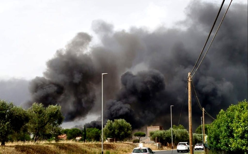 Incendi e diossina nell'aria, da Roma sud appello a Gualtieri per la messa in sicurezza delle aree verdi