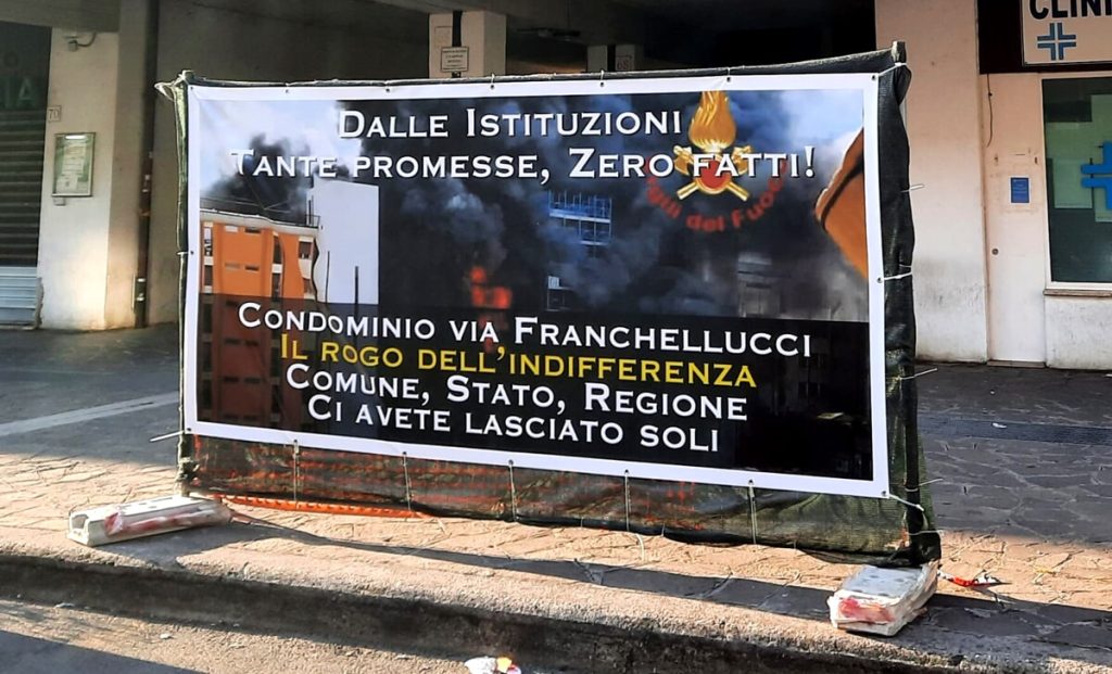 "Il rogo dell'indifferenza": ad un anno dall'incendio di Colli Aniene prosegue il calvario dei residenti
