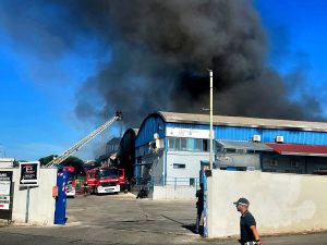 Incendio a Roma est, sale il valore di diossina e Gualtieri firma ordinanza bis. Ecco cosa prevede