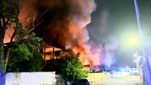 Incendio a Roma, dipendenti municipali costretti a lavorare senza aria condizionata