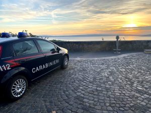 Si sente male mentre nuota, salvato da un carabiniere fuori servizio