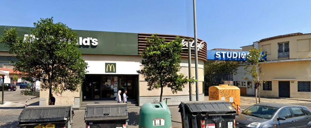 Entra nel fast food e minaccia clienti e personale con una siringa