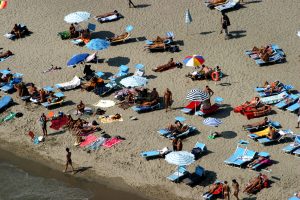 Non chiamateli nudisti. Viaggio nella comunità naturista di Roma