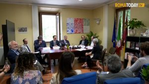 VIDEO | Raccolta rifiuti utenze non domestiche: la firma del protocollo con Ama e le associazioni di categoria