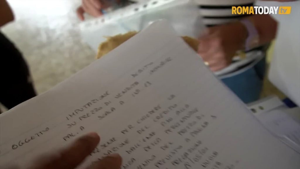 Oltre la porta sfondata di uno sfratto violento. La storia di Lia e della sua casa Enpaia (Video)