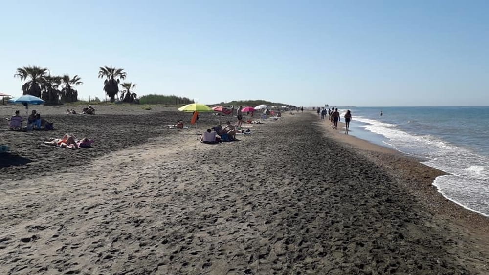 Tragedia in mare: donna muore affogata, salvata l'amica
