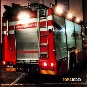 Incendio al Casaletto, fiamme in un appartamento. Nessun ferito