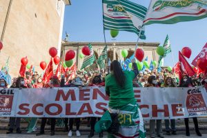 Ristorazione collettiva, nel nuovo contratto più soldi e diritti per le donne. Ma non tutti lo applicheranno