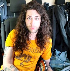 Trovato morto nella sala prove: Ranch Sironi era bassista di una band californiana, cancellato il tour