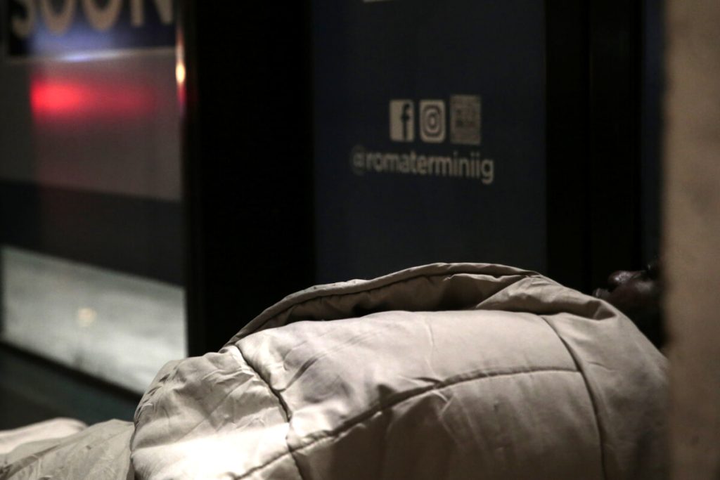 Secondo il censimento del Comune ci sono oltre 2.200 senza dimora a Roma