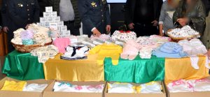 Oltre 150mila vestiti per bambini per le famiglie bisognose, il dono della finanza