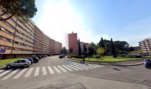 Casa svaligiata mentre sono in vacanza: ladro d'appartamento fermato dopo inseguimento