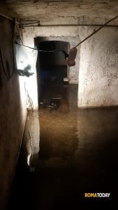 Cantine allagate da settimane, decine di residenti preoccupati: “Non dormiamo più”