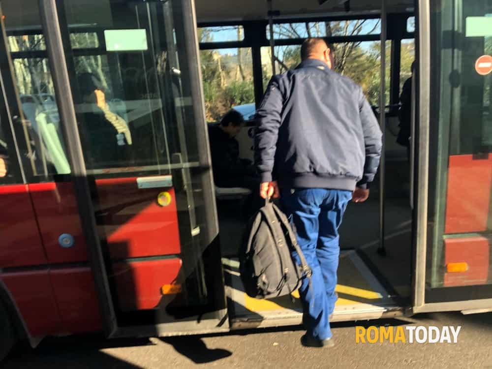 Cantiere ciclabile Monte Ciocci-San Pietro: cambia il percorso dei bus 495L, 906 e 982