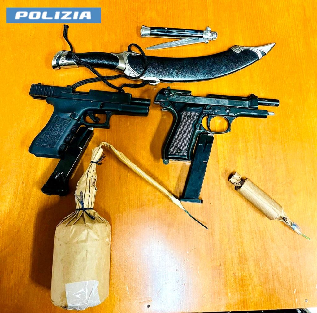 Lancia bomba carta contro l'auto della ex, poi le manda le foto e la minaccia