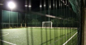 Ragazzo muore a 24 anni durante una partita di calcetto tra amici