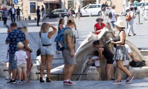 Caldo da bollino rosso a Roma, continua l'emergenza