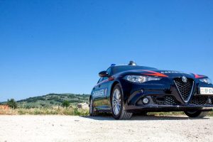 Dalla Magliana alla Francia per rubare nelle autoconcessionarie, era evaso nel 2022