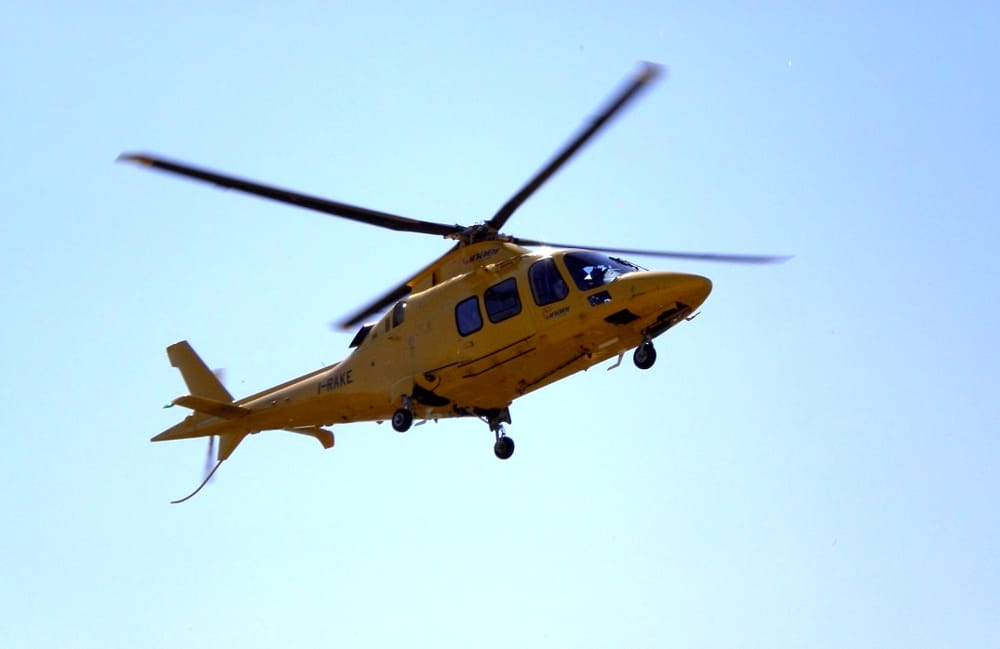 Incidente sul lavoro: travolto da un furgone, grave un muratore