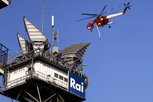 Incendio Monte Mario, dipendenti Rai evacuati e programmi tv interrotti