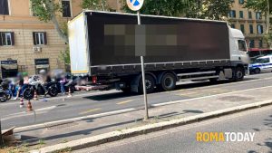 Incidente sulla via Nomentana: ragazzina investita da un camion, grave in ospedale