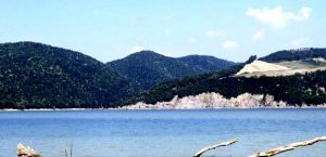 Da Roma al lago di Corbara per raggiungere la ex a cui non si poteva avvicinare