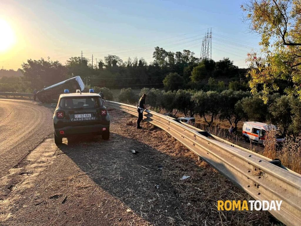 Morto per 3 mila euro di rame rubato. Caccia ai complici che lo hanno abbandonato dopo lo schianto