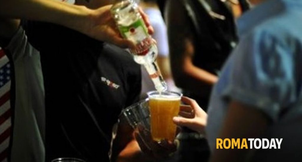 San Lorenzo: trovato a bere dopo le 23, per evitare la multa aggredisce una vigilessa