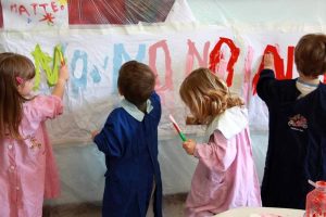 In nidi e materne mancano le supplenze. L'allarme dei municipi: "Danno enorme per le famiglie"