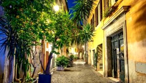 Notte tra i vicoli di Roma. Rioni Regola e Parione