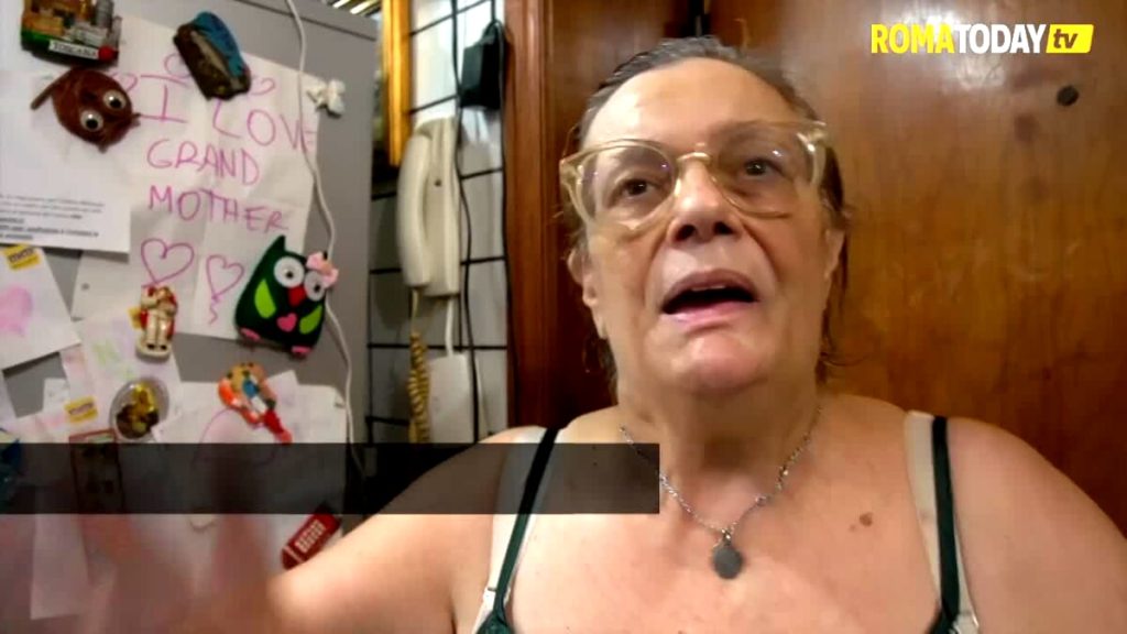 VIDEO | Lavori eseguiti male, tornano le infiltrazioni dalla fogna: “Rischiamo di crollare come Scampia”
