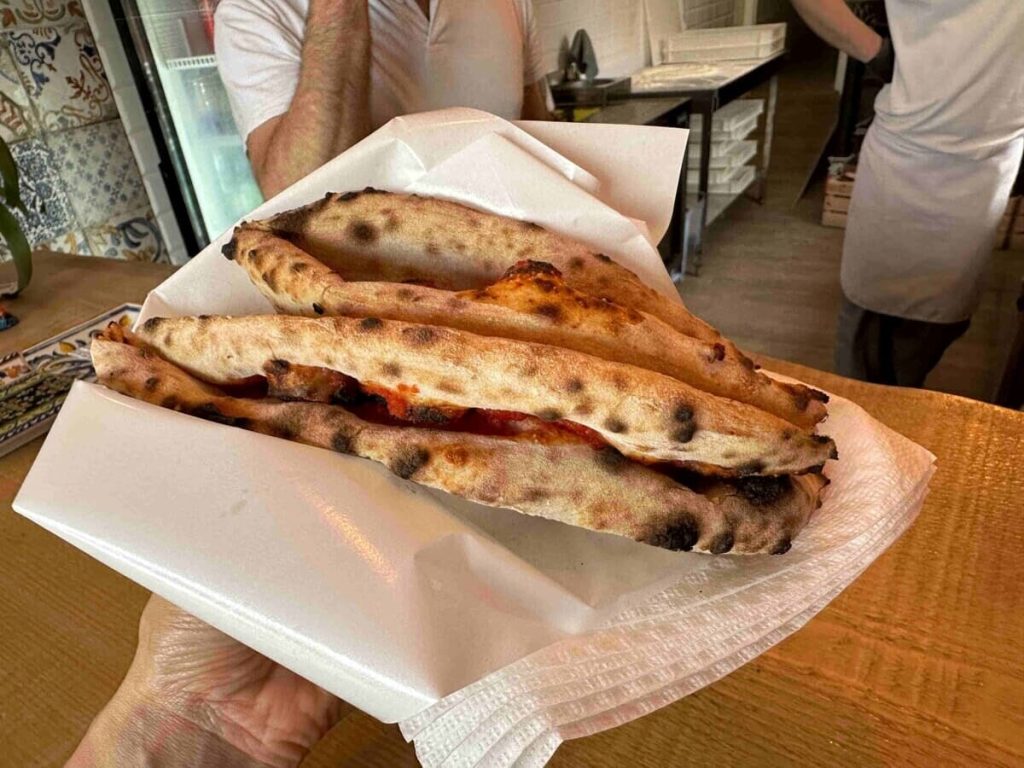 Il festival della pizza a portafoglio a Fiumicino